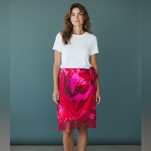 PrettyLittleThing ladies, pink fringe skirt side tie with fringe , NWT size 6